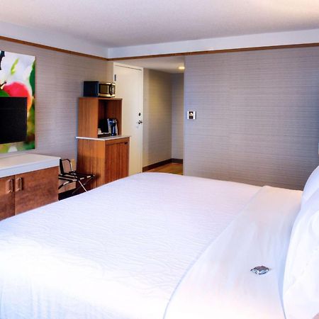 Hilton Garden Inn Detroit Саутфилд Экстерьер фото