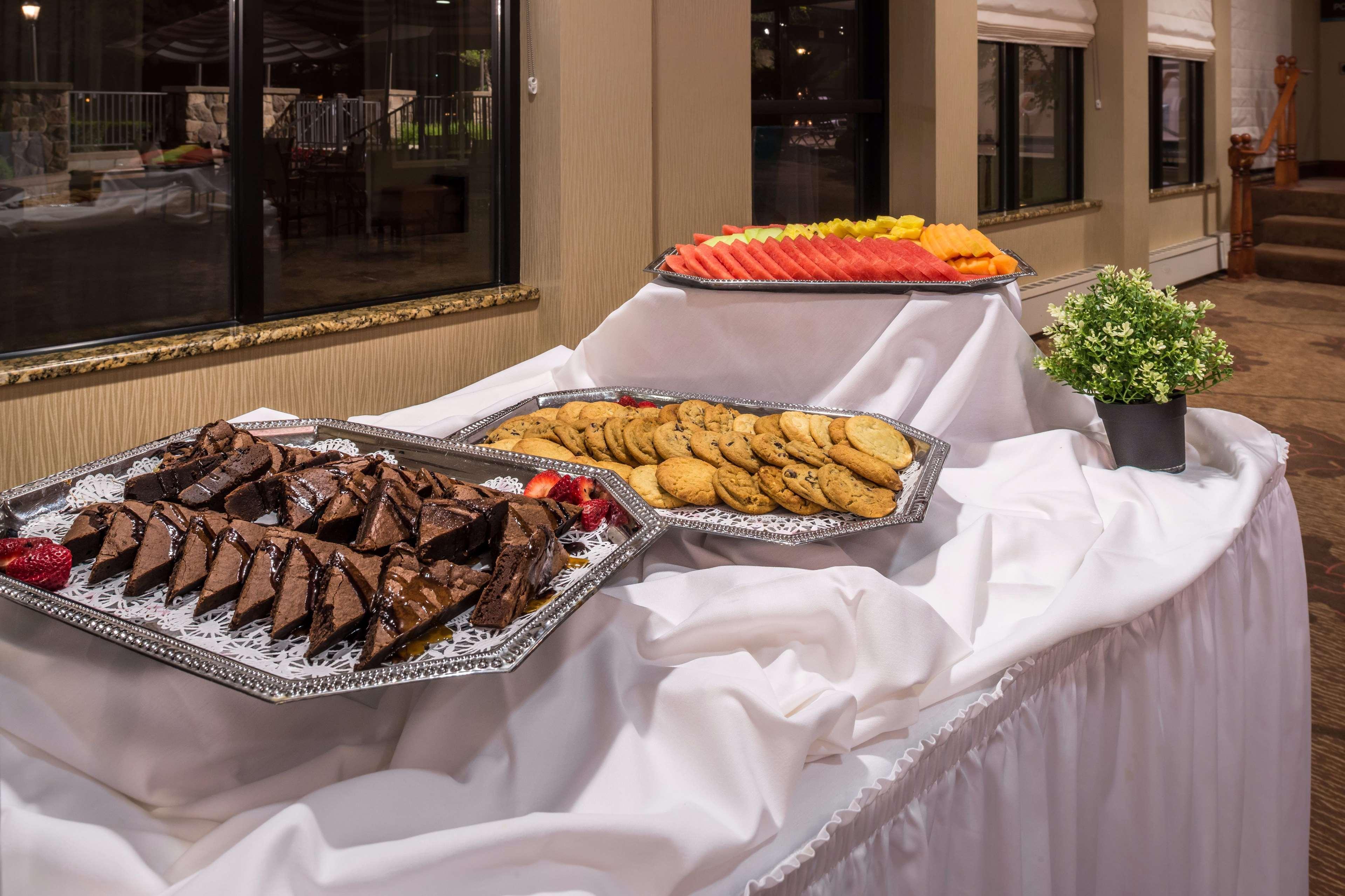 Hilton Garden Inn Detroit Саутфилд Экстерьер фото